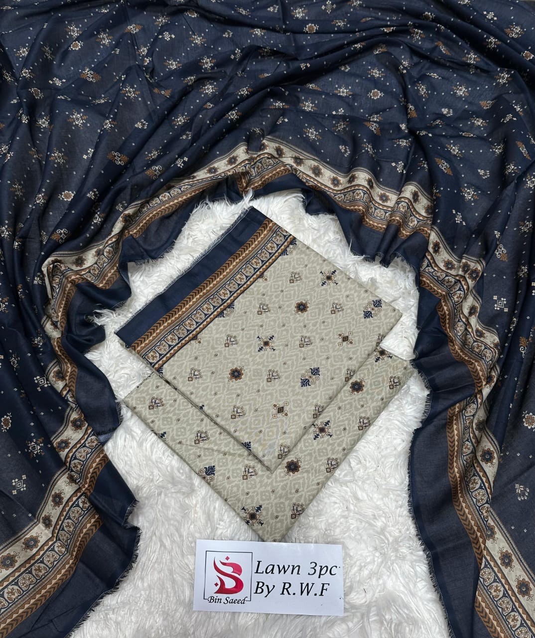 Printed Lawn 3 Piece Suit