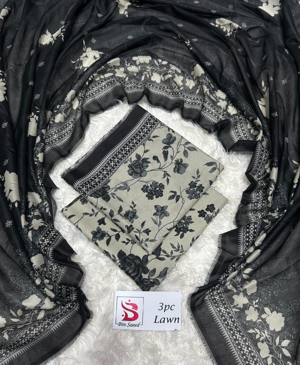 Printed Lawn 3 Piece Suit