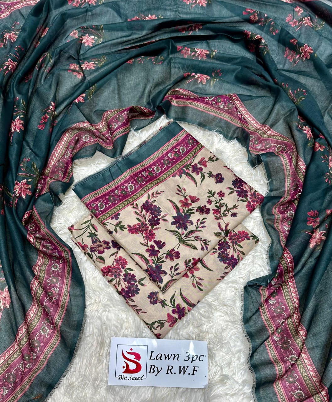 Printed Lawn 3 Piece Suit