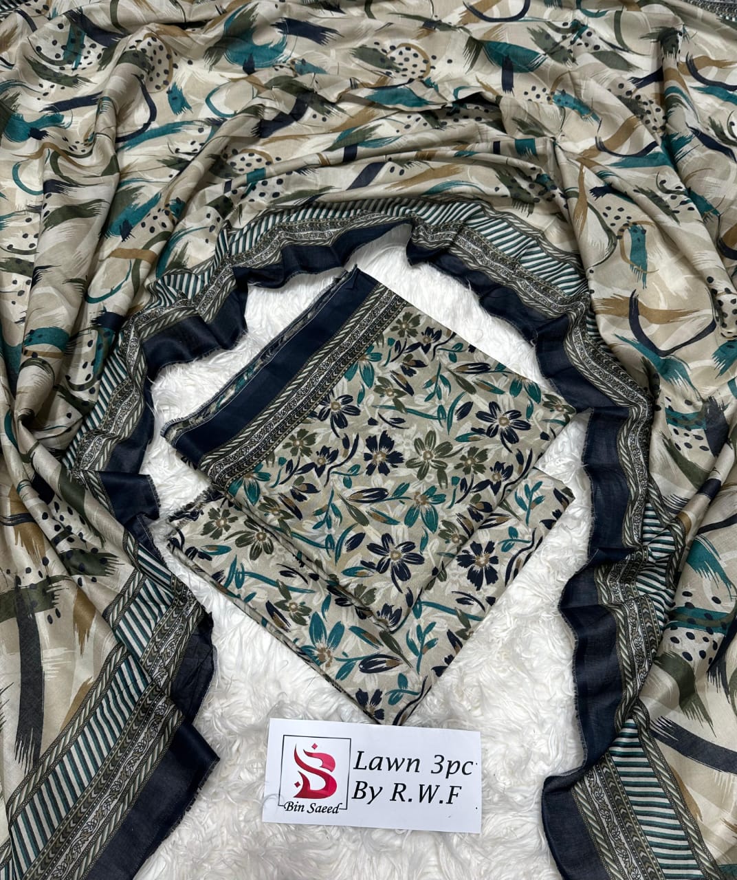Printed Lawn 3 Piece Suit